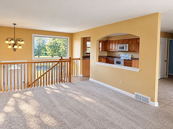 5th image of 2347 N 45th Rd