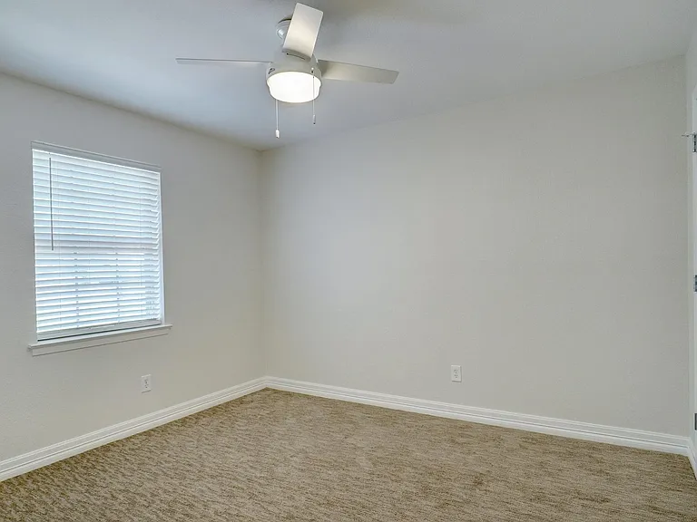 720 Huntwich Dr — Photo 26