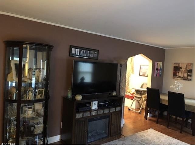 2nd image of 41 Cumberland Ave