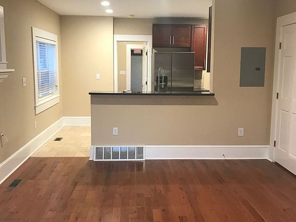 4th image of 3020 N High St APT 2