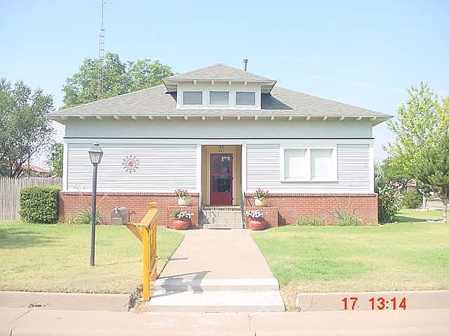 1st image of 441 N Lee St