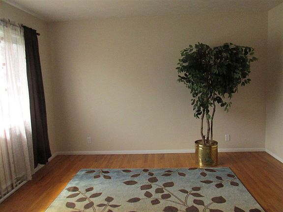 4th image of 3315 Cabot Dr