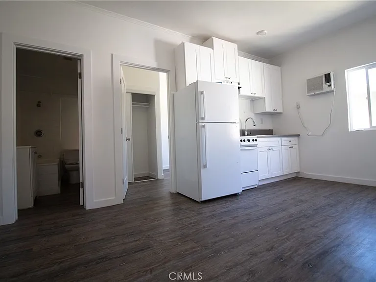 1411 S Burlington Ave #30 — Photo 6