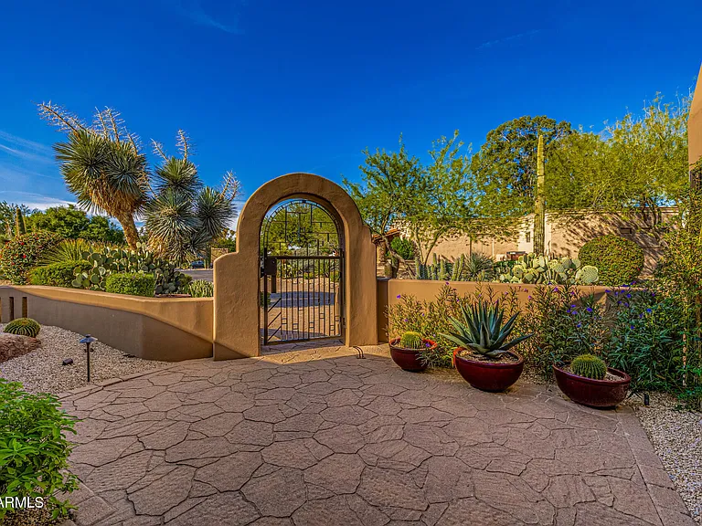 8406 E Calle Buena Vis — Photo 8