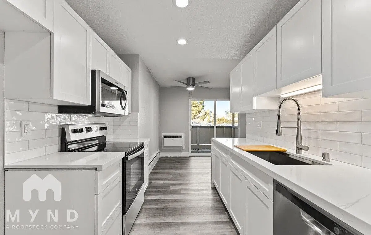 2 bed, 1.0 bath, 963 sqft, $1,510 — Photo 1
