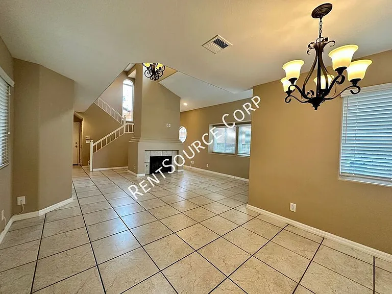 25823 Dickens Ct — Photo 5