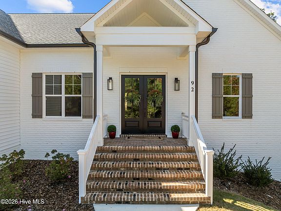3rd image of 92 Woodland Circle