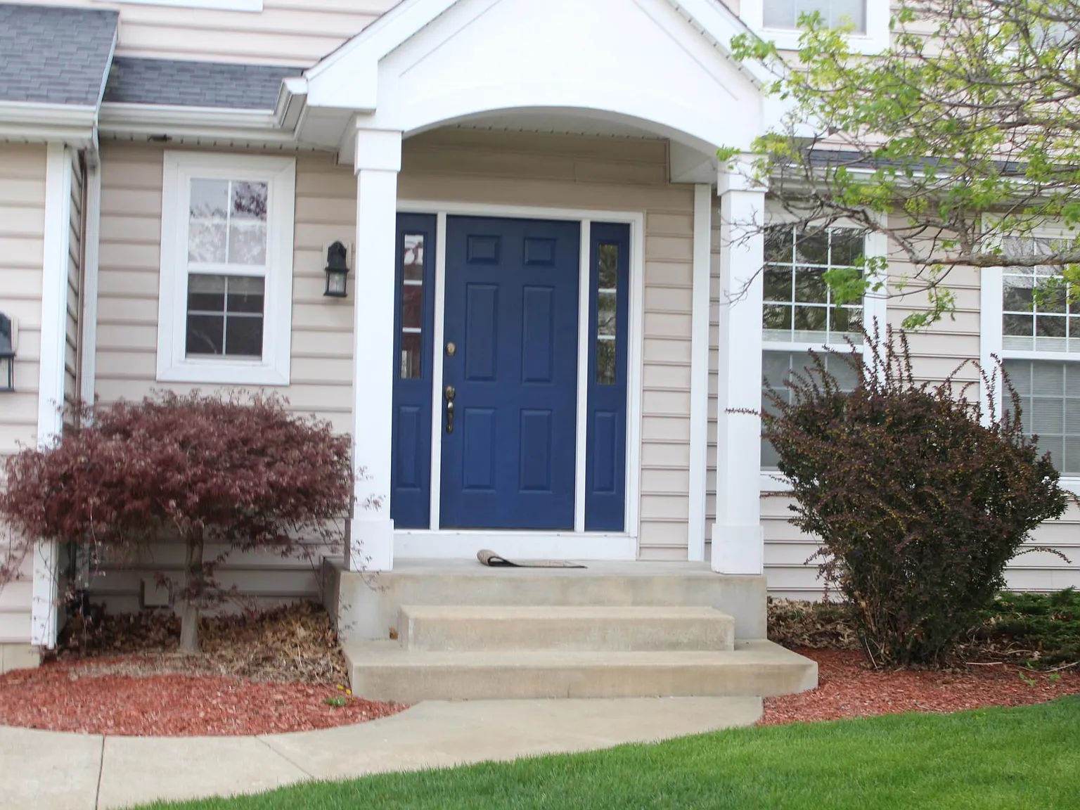 4 bed, 2.5 bath, 2774 sqft, $2,900 — Photo 2