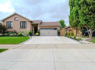 105 Blackfriar Ln, Brantford, ON N3R7W4