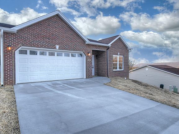 2nd image of 3815 Oakley Pl