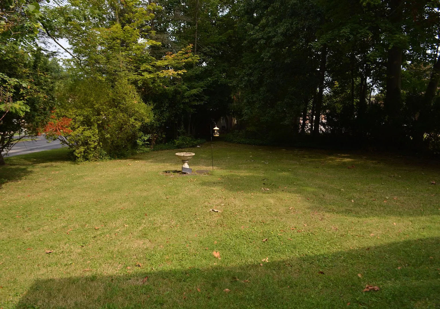 Charming 3-Bedroom Home in Fairview Park — Photo 2
