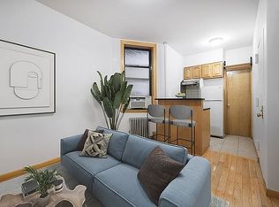 24 Mott St #7R, New York, NY 10013