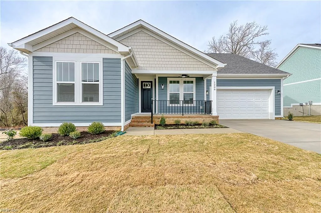 1228 Hitchens Ln photo 1