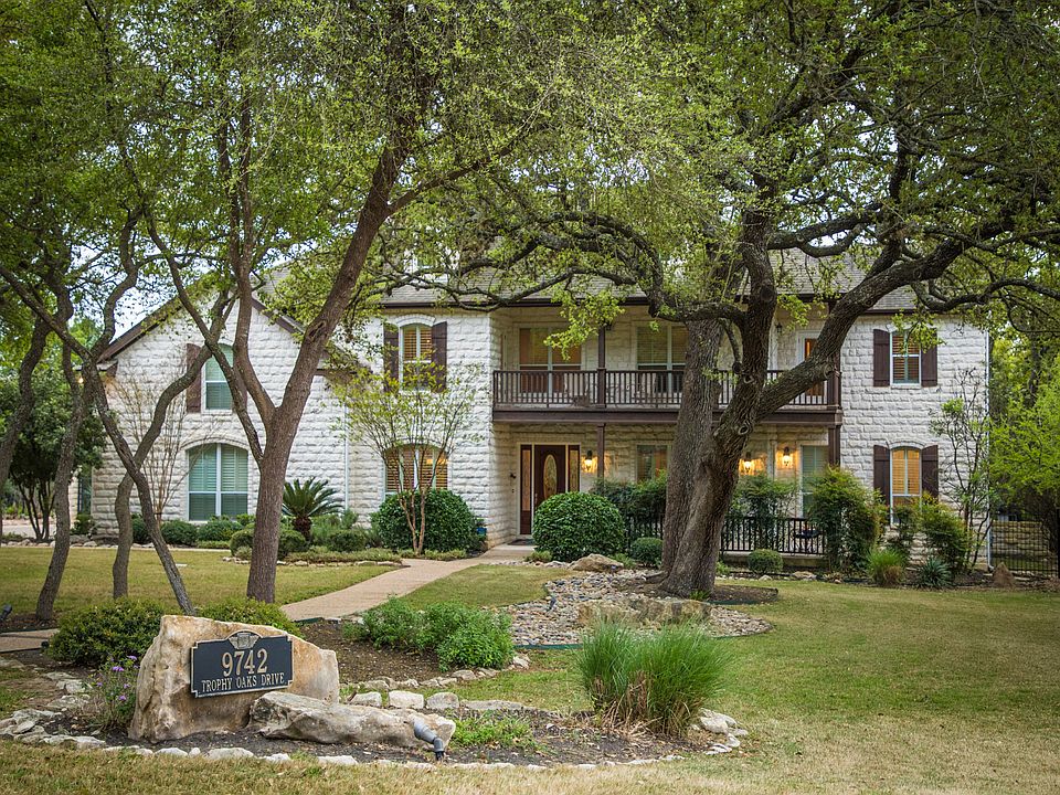 1st image of 9742 Trophy Oaks Dr