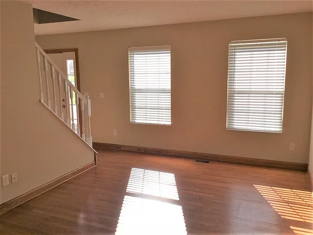 94 Fleming Dr — Photo 4