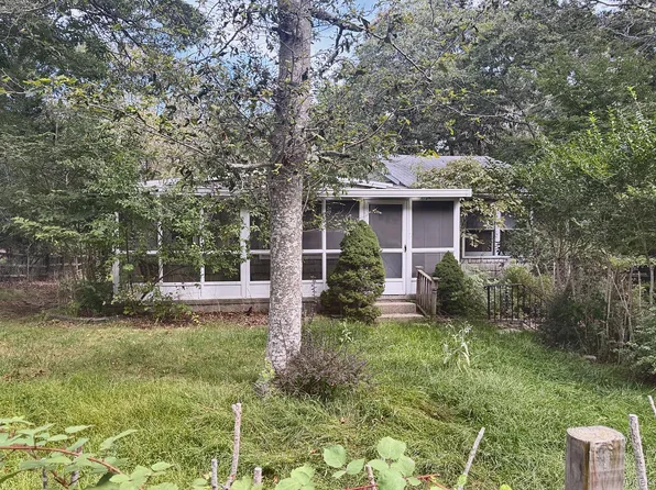 11 Robinhood Lane, Southampton, NY 11968