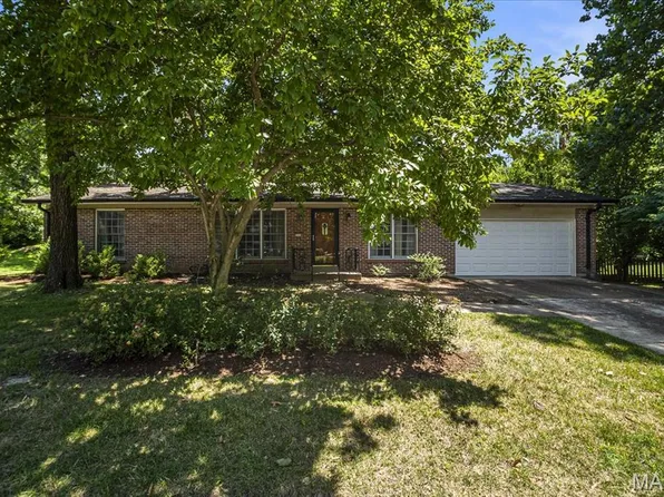 2324 Cleek Ct, Saint Louis, MO 63131