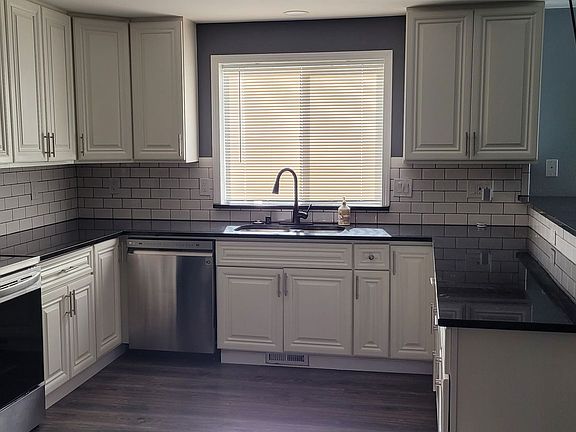4th image of 293 Glacier Ct SE