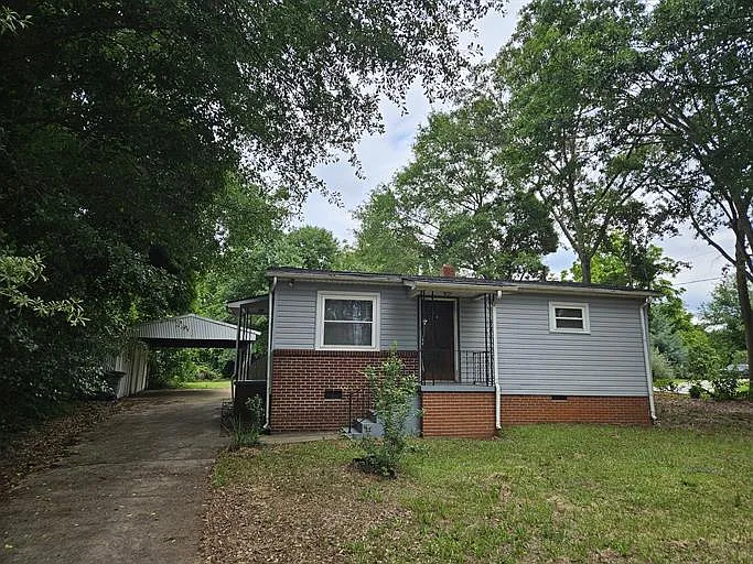 108 Hillandale Rd — Photo 1