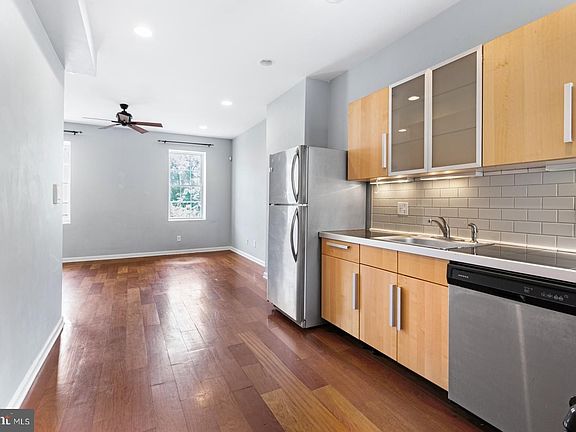 4th image of 1815 Frankford Ave #2