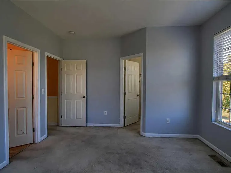 1434 Laurel Park Dr — Photo 21
