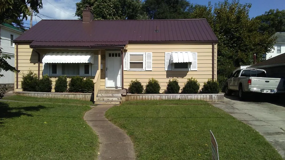3 bed, 1200 sqft, $1,500 — Photo 1