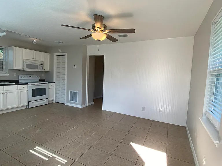 914 N Wild Olive Ave #910 — Photo 10