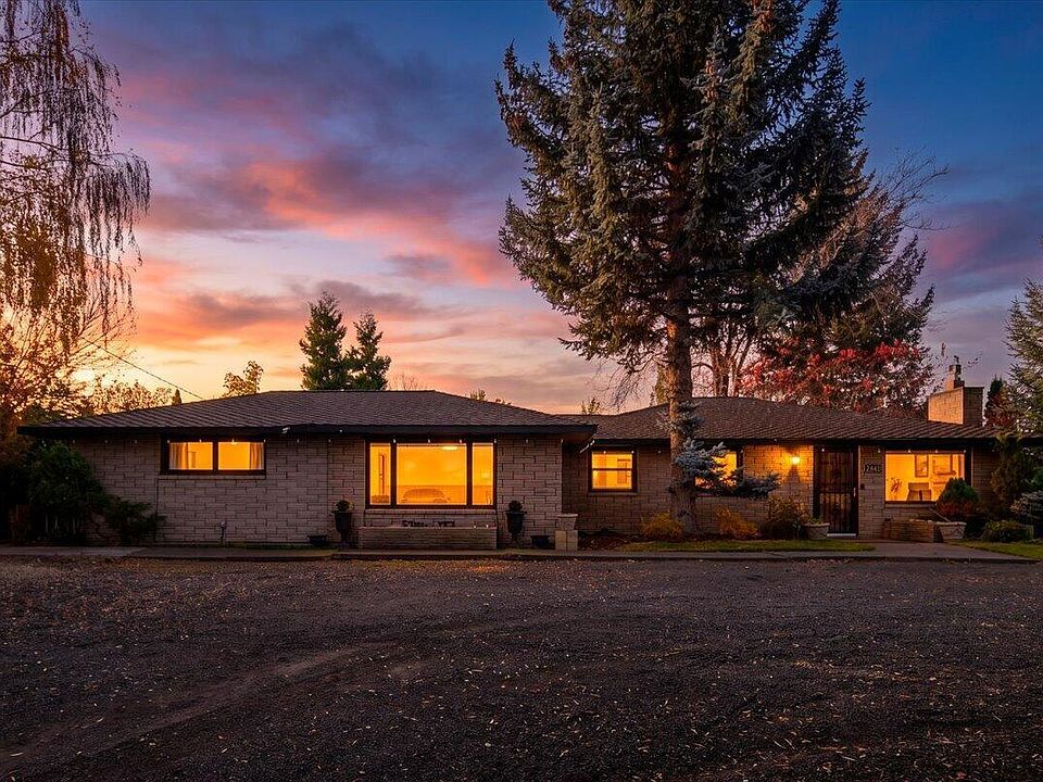 1st image of 2846 W Antler Ave