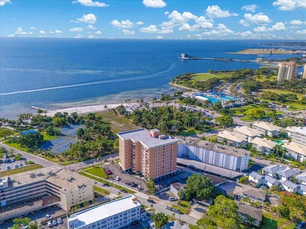 1120 N Shore Dr NE Unit 802, Saint Petersburg, FL 33701