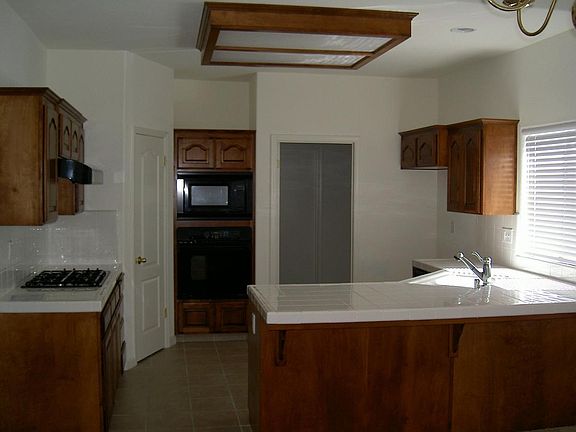 3rd image of 2695 E Everglade Ave