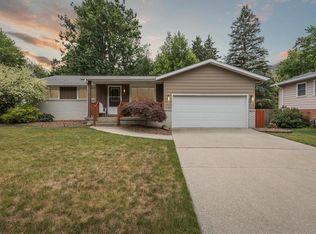 2808 Blairmont Dr, Midland, MI 48642