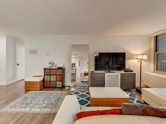 3rd image of 400 E Randolph St APT 2425