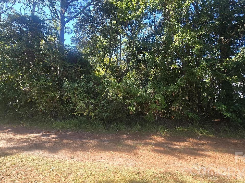 1st image of 242 Lee Daniels Rd