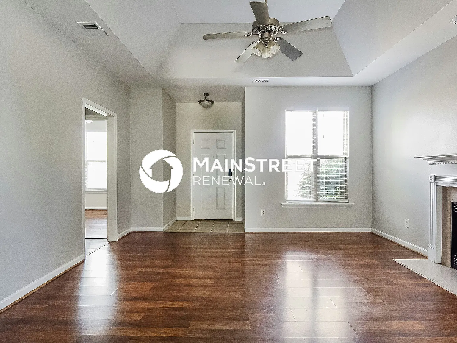 1107 Washington Dr — Photo 2