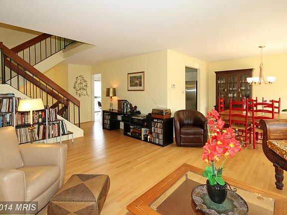 4th image of 3174 Readsborough Ct