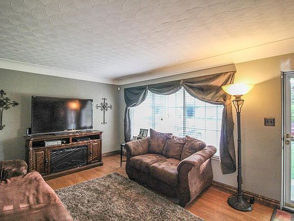 5th image of 4066 Vesci Ave