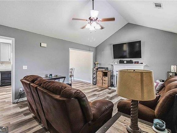 5th image of 601 Skyland Ct