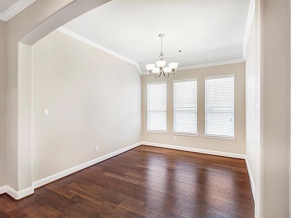 3rd image of 27239 Aspen Falls Ln