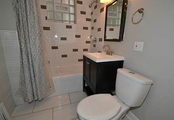 2nd image of 4713 N Albany Ave #1
