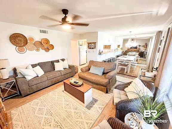 2nd image of 331 E 1st Ave #201