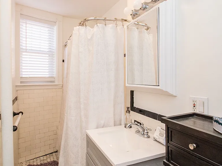 191 Kent St #1 — Photo 17