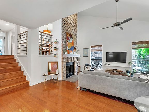 4th image of 1500 W Lynn St APT 106