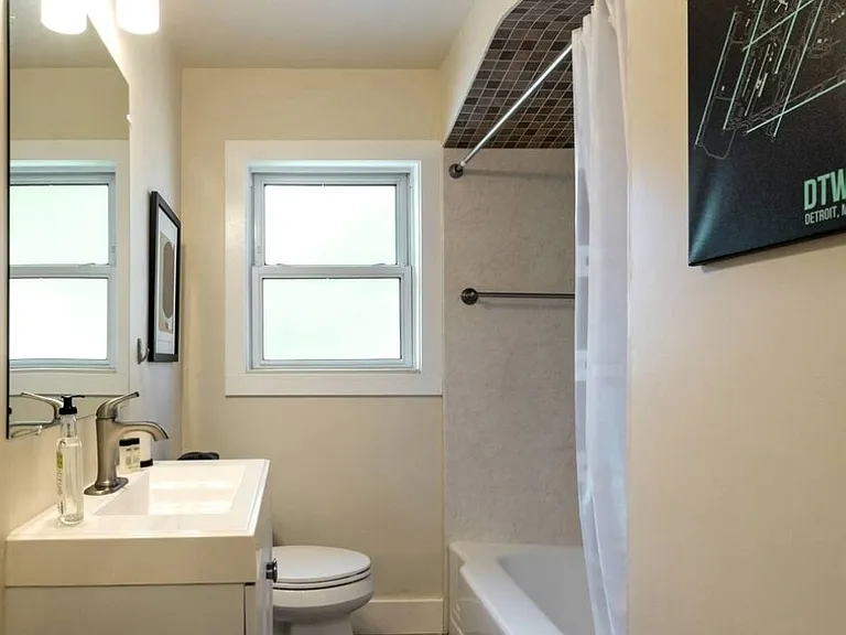407 N Kenwood Ave — Photo 12