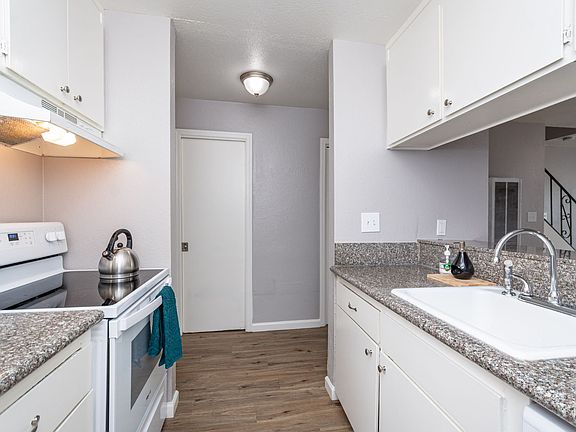 5th image of 123 Kathy Ellen Dr APT L1