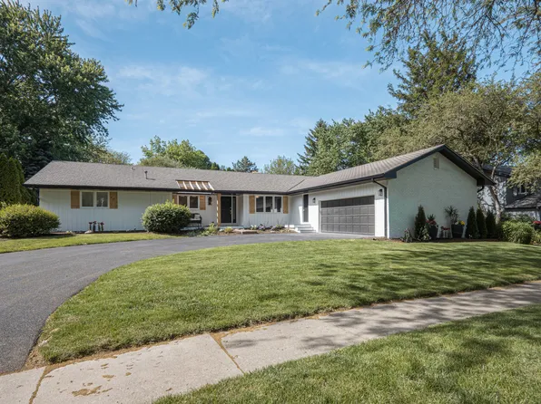36 Winthrop New Rd, Sugar Grove, IL 60554