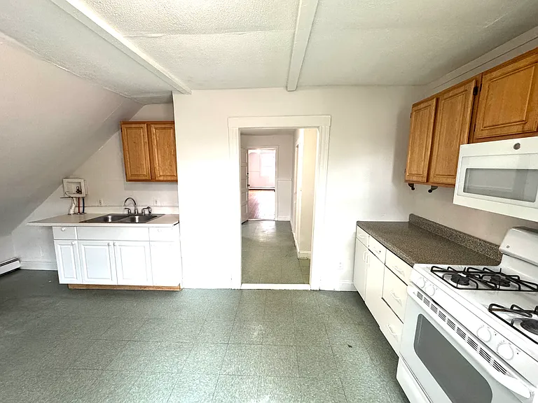 32-34 Salem St #3 — Photo 2