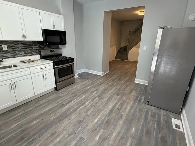 2109 E Federal St — Photo 5