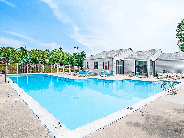 Pool, Clubhouse, Fitness Center, Sauna