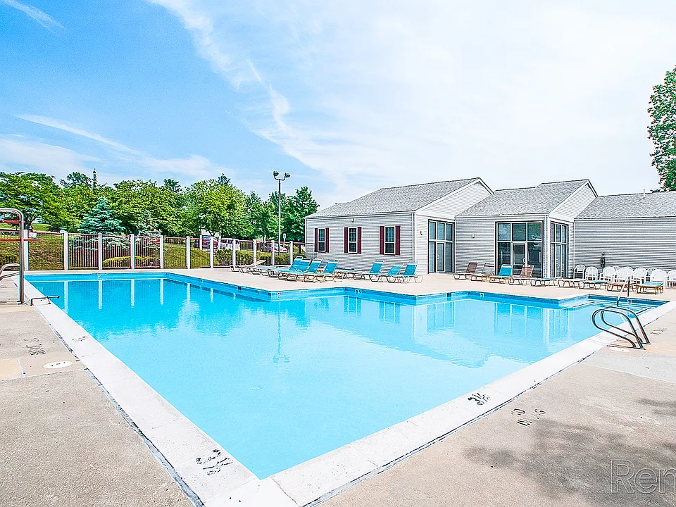Pool, Clubhouse, Fitness Center, Sauna