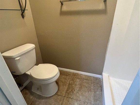 5th image of 2874 Karen Ave